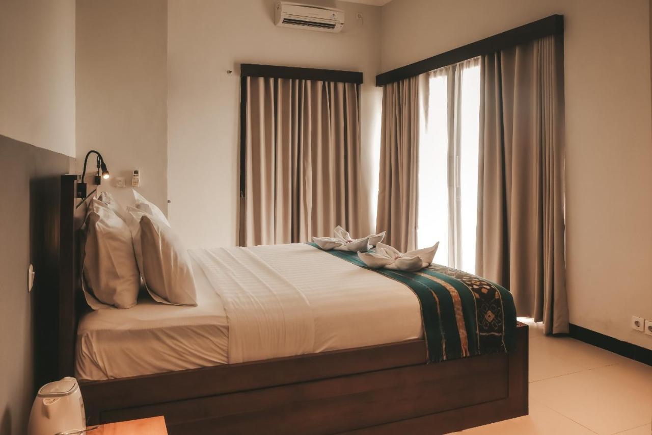 Escape Bajo Hotel Labuan Bajo Exterior photo