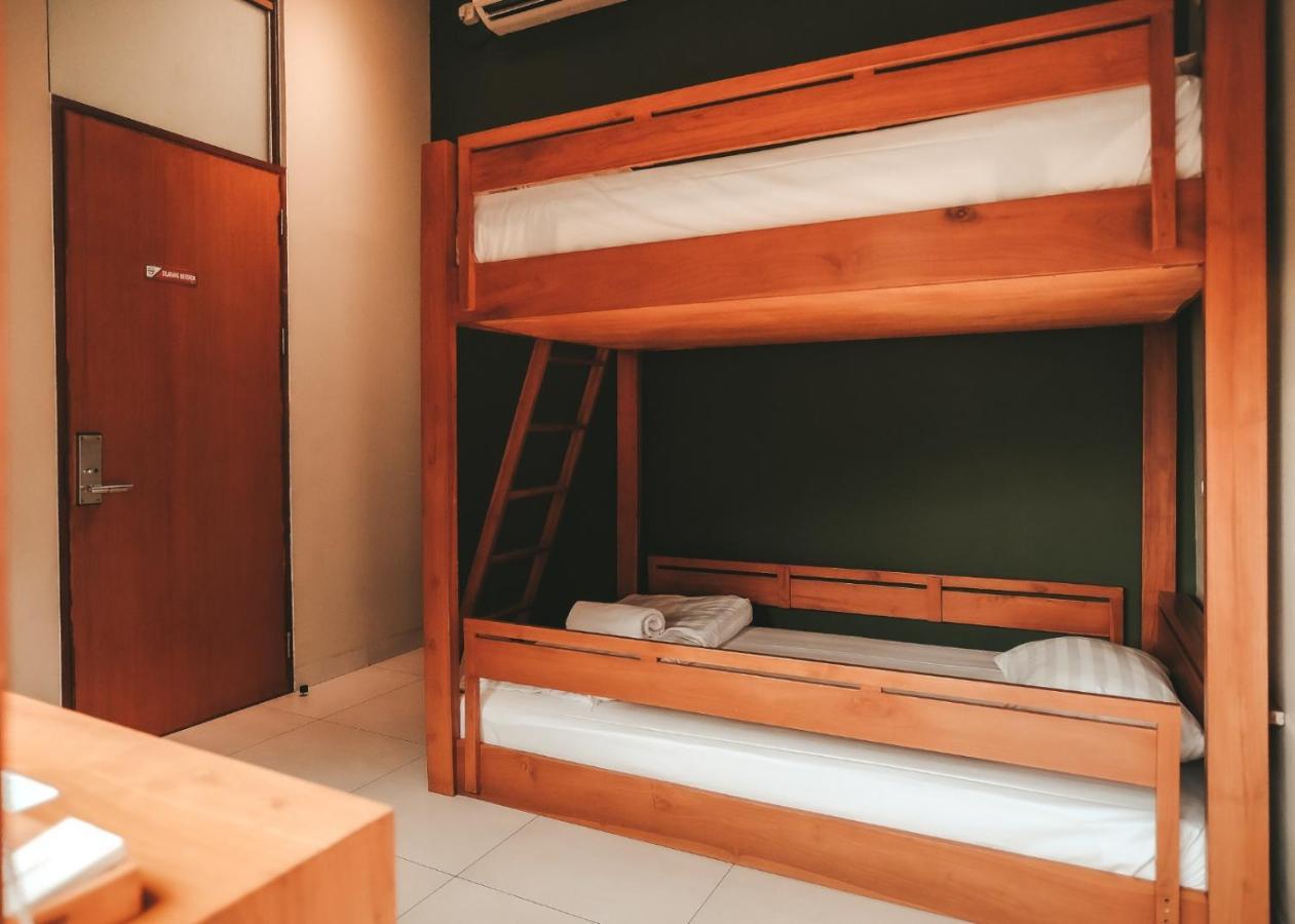 Escape Bajo Hotel Labuan Bajo Exterior photo