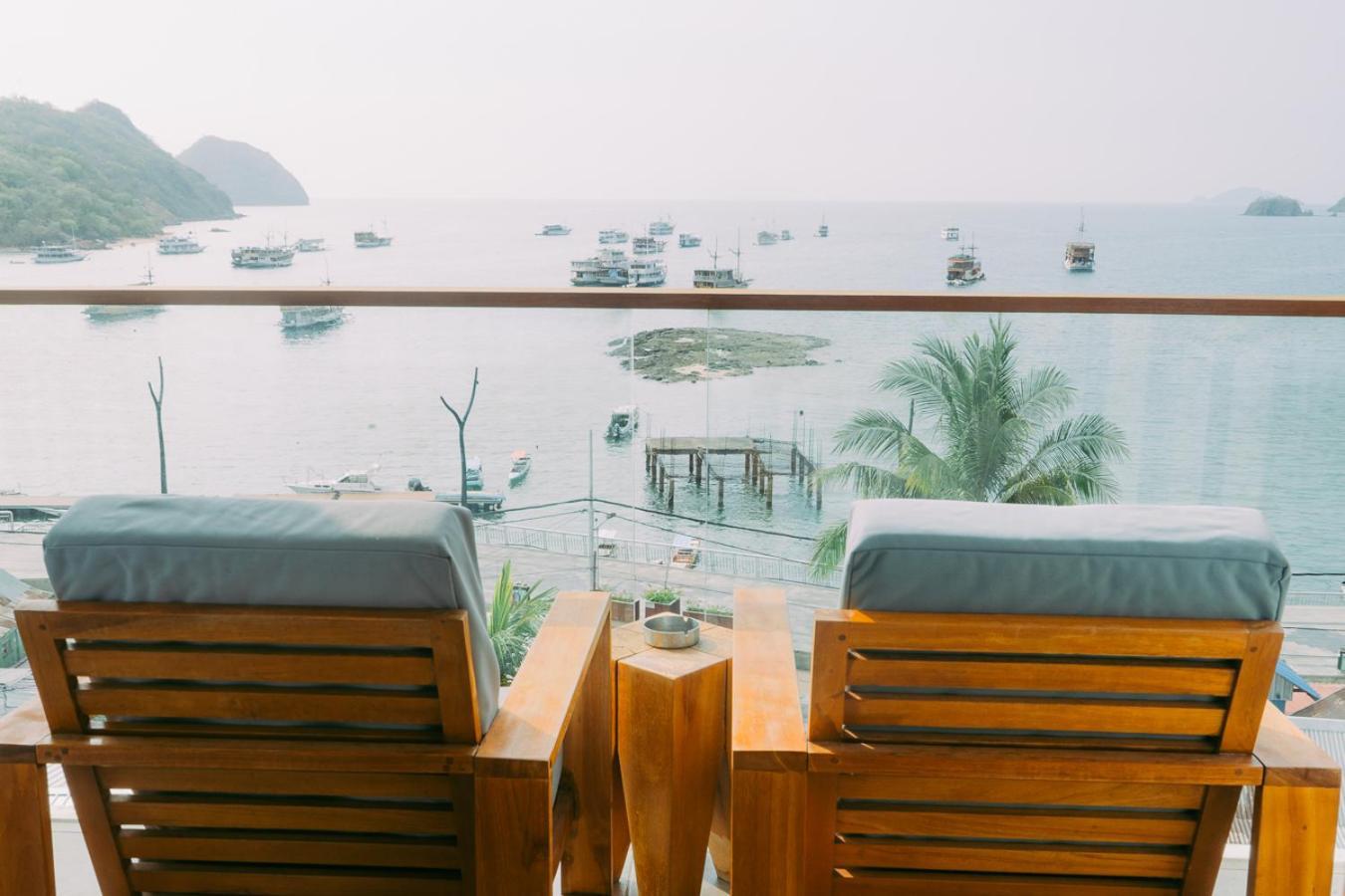 Escape Bajo Hotel Labuan Bajo Exterior photo